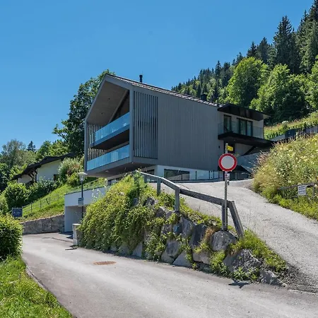 Bear & Bison View Apartment Zell am See