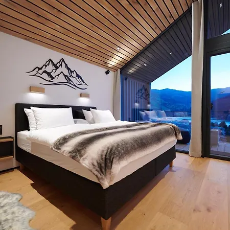 Bear & Bison View Zell am See